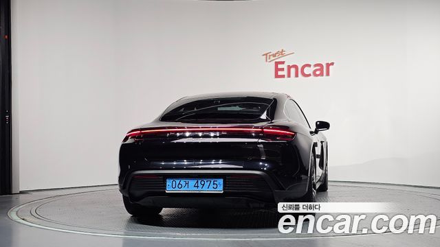 Porsche Taycan из Кореи Encar
