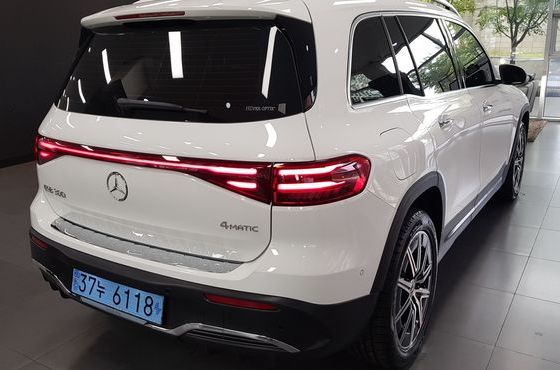 Mercedes-Benz EQB EQB300 4MATIC AMG Line — пробег 23 221 км — фото 2 из 5
