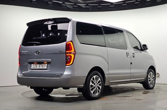 Hyundai Starex 4WD Urban 9-Seater Exclusive — пробег 196 464 км — фото 2 из 5