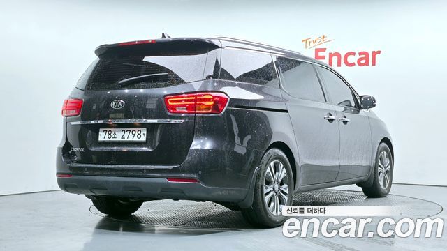 Kia Carnival 11-Seater Prestige — пробег 137 590 км — фото 2 из 5
