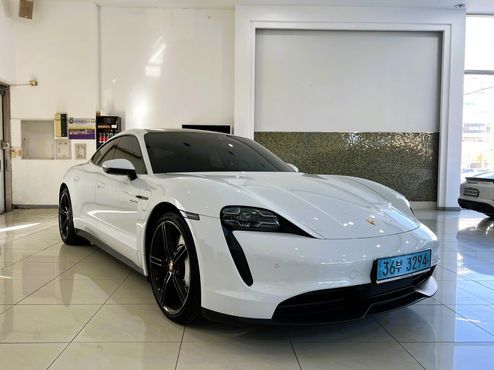 Porsche Taycan 4S — пробег 63 324 км — фото 1 из 5
