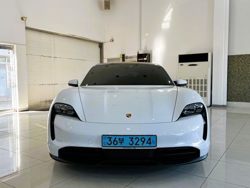 Porsche Taycan 4S — пробег 63 324 км — фото 3 из 5