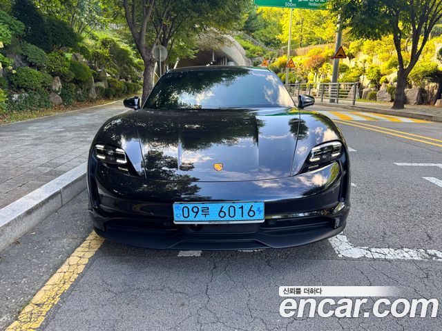 Porsche Taycan Base — пробег 22 300 км — фото 4 из 5