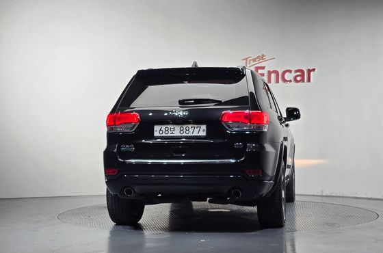 Jeep Cherokee 3.0 Diesel Overland WK2 — пробег 128 749 км — фото 4 из 5