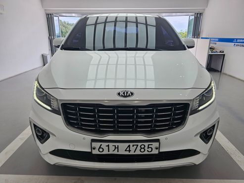 Kia Carnival 9-Seater Prstige — пробег 91 601 км — фото 3 из 5
