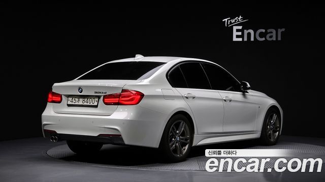 BMW 3-Series 320d M Sport — пробег 101 601 км — фото 2 из 5