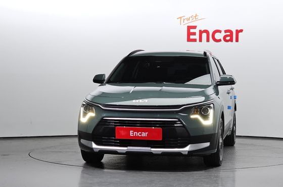 Kia Niro Prestige — пробег 60 780 км — фото 3 из 5