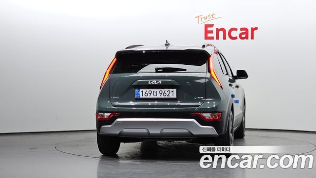 Kia Niro Prestige — пробег 60 780 км — фото 4 из 5