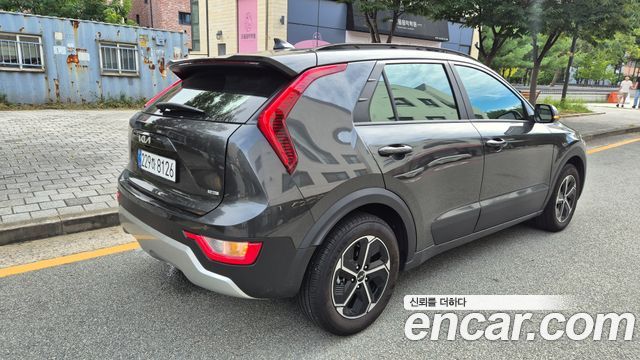 Kia Niro Prestige — пробег 19 200 км — фото 3 из 5