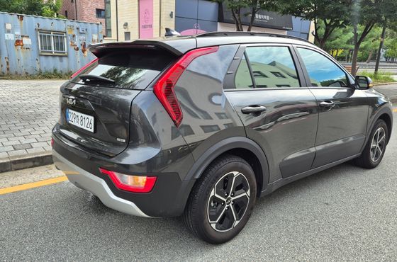 Kia Niro Prestige — пробег 19 200 км — фото 3 из 5