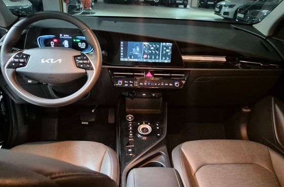 Kia Niro Prestige — пробег 19 200 км — фото 5 из 5