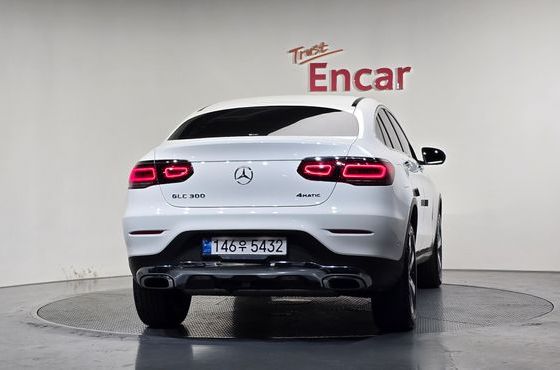 Mercedes-Benz GLC-Class GCL300 4MATIC Coupe — пробег 30 561 км — фото 4 из 5