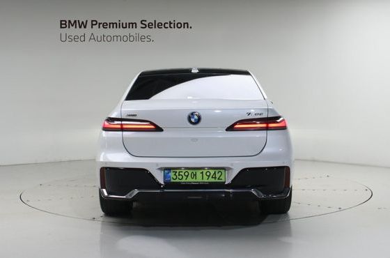 BMW 7-Series 750e xDrive M Sport — пробег 8 057 км — фото 4 из 5