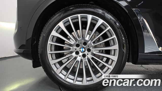 BMW X7 xDrive 40d Design Pure Excellence 6-Seater — пробег 3 227 км — фото 5 из 5