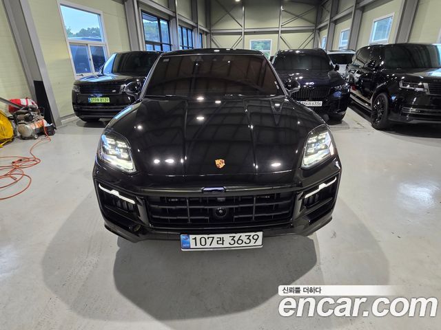 Porsche Cayenne 3.0 E-Hybrid Coupe — пробег 4 071 км — фото 3 из 5