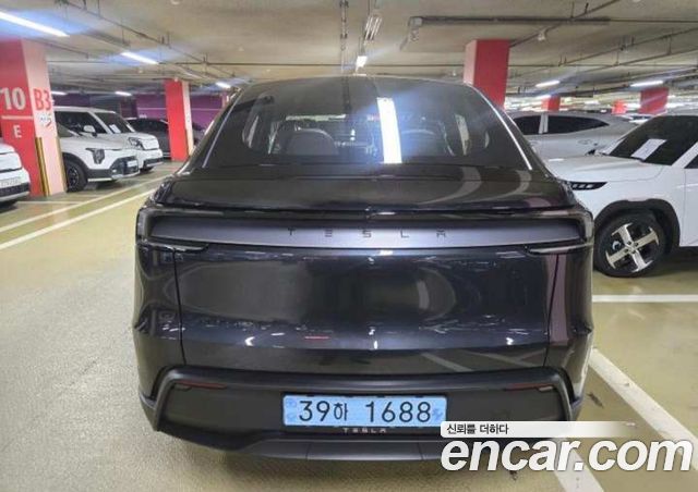 Tesla Model Y L Long Range AWD — пробег 1 км — фото 3 из 5