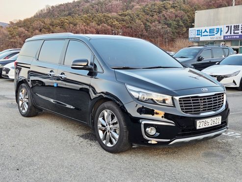 Kia Carnival 9-seater Prestige — пробег 140 000 км — фото 3 из 5