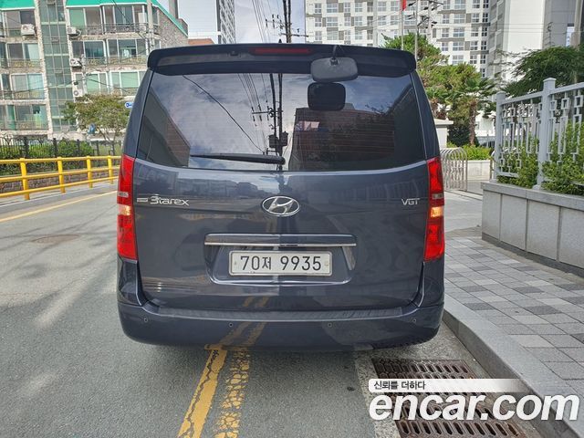 Hyundai Starex 11-Seater Wagon CVX Luxury — пробег 133 000 км — фото 3 из 5