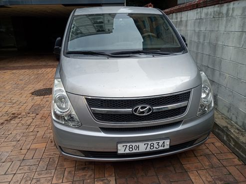 Hyundai Starex 12-Seater Wagon CVX Luxury — пробег 185 682 км — фото 2 из 5