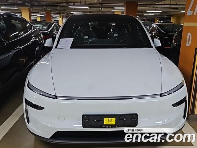 Tesla Model Y L Long Range AWD — пробег 8 км — фото 1 из 5