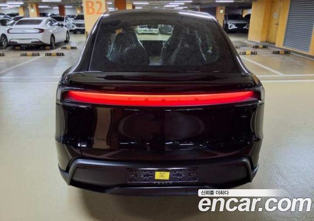 Tesla Model Y L Long Range AWD — пробег 1 км — фото 3 из 5