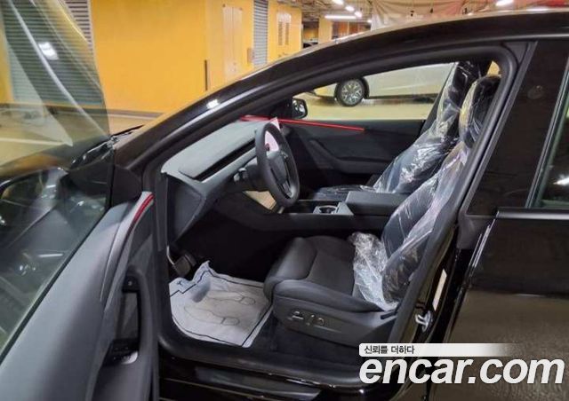 Tesla Model Y L Long Range AWD — пробег 1 км — фото 4 из 5