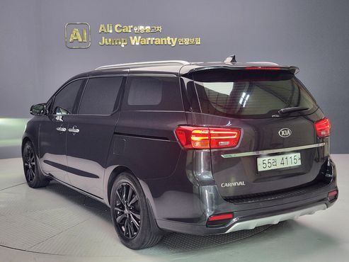 Kia Carnival 9-Seater Noblesse Special — пробег 112 069 км — фото 2 из 5