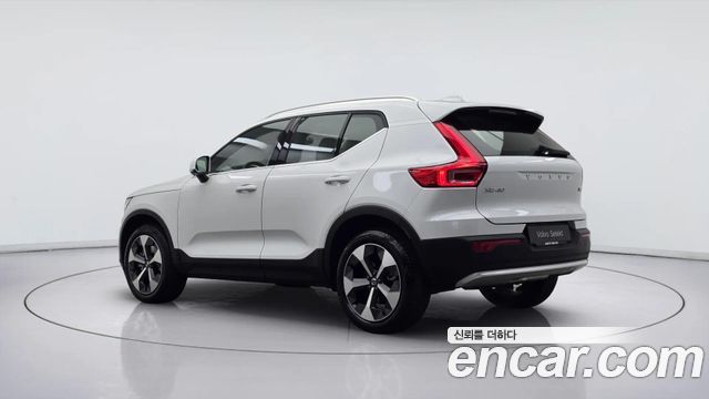 Volvo XC40 B4 Ultra Bright — пробег 2 363 км — фото 4 из 5