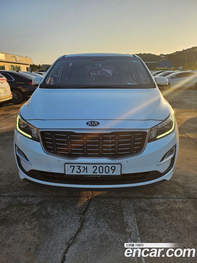 Kia Carnival 11-Seater Prestige — пробег 85 897 км — фото 1 из 5