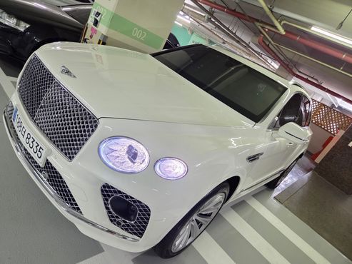 Bentley Bentayga 4.0 V8 — пробег 11 000 км — фото 3 из 5