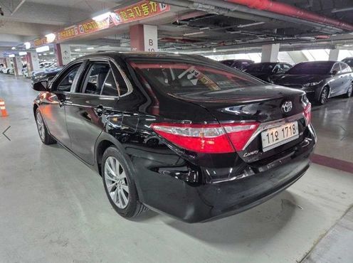 Toyota Camry 2.5 XLE — пробег 81 624 км — фото 4 из 5