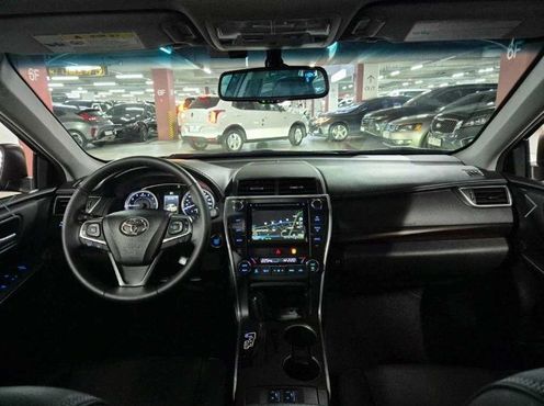 Toyota Camry 2.5 XLE — пробег 81 624 км — фото 5 из 5