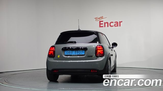 Mini Cooper SE Electric 3rd — пробег 59 025 км — фото 4 из 5
