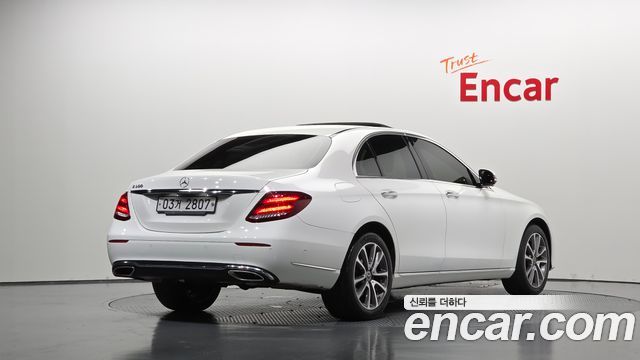 Mercedes-Benz E-Class из Кореи Encar