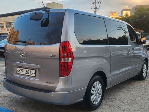 Hyundai Starex Van 5-Seater Modern — пробег 153 561 км — фото 4 из 5