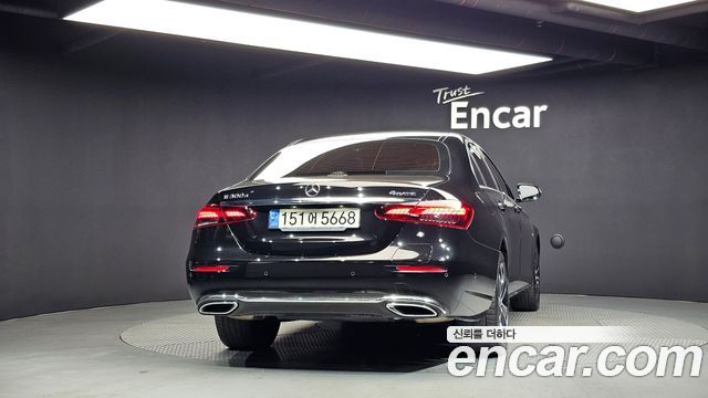Mercedes-Benz E-Class из Кореи Encar