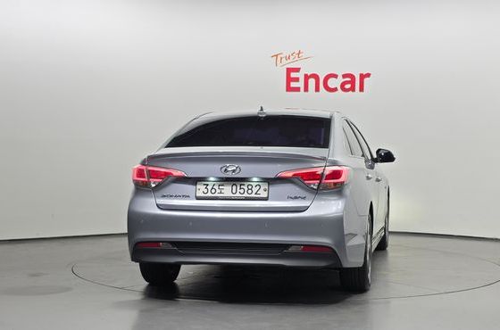 Hyundai Sonata 2.0 HEV Premium — пробег 157 112 км — фото 4 из 5