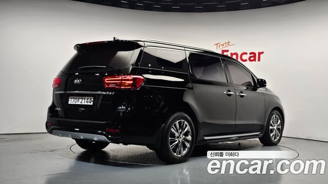 Kia Carnival из Кореи Encar