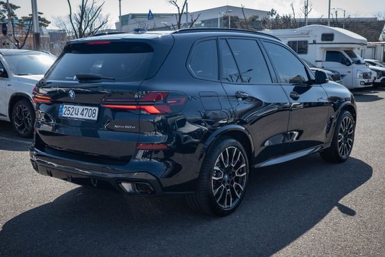 BMW X5 xDrive 50e M Sport — пробег 19 300 км — фото 2 из 5