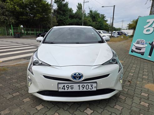 Toyota Prius 1.8 E — пробег 146 670 км — фото 1 из 5