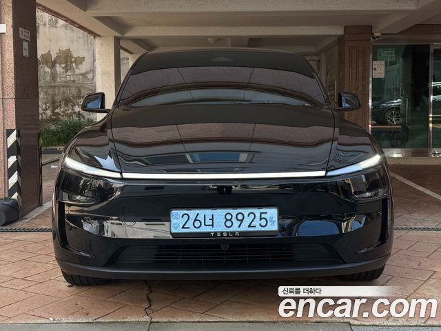 Tesla Model Y Premium RWD — пробег 1 002 км — фото 1 из 5