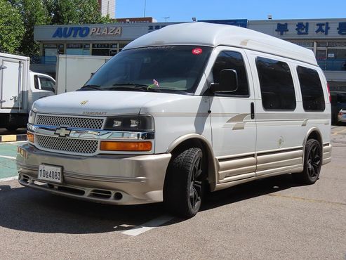 Chevrolet Chevy Van 9-Seater — пробег 209 422 км — фото 1 из 5