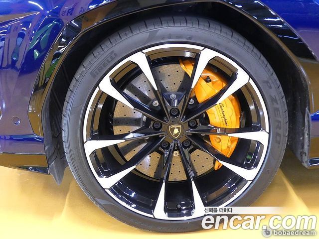 Lamborghini Urus из Кореи Encar