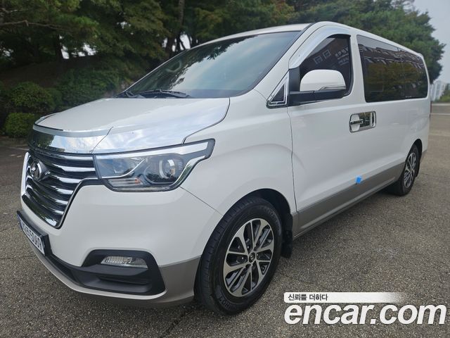 Hyundai Starex Urban 9-Seater Exclusive — пробег 69 400 км — фото 1 из 5