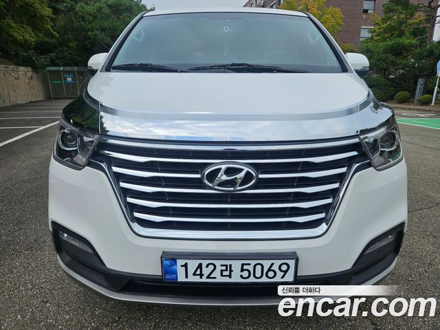 Hyundai Starex Urban 9-Seater Exclusive — пробег 69 400 км — фото 2 из 5