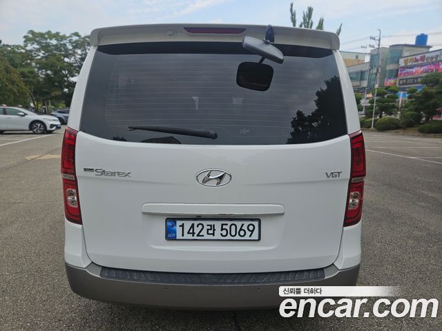 Hyundai Starex Urban 9-Seater Exclusive — пробег 69 400 км — фото 3 из 5
