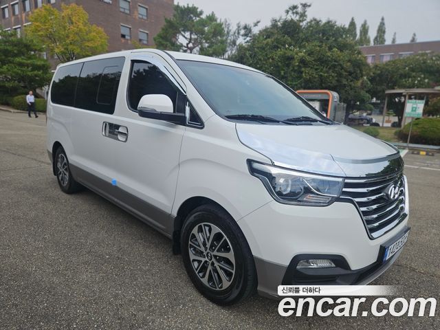 Hyundai Starex Urban 9-Seater Exclusive — пробег 69 400 км — фото 4 из 5