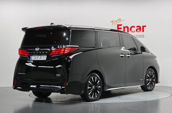 Toyota Alphard 2.5 HEV Executive AWD — пробег 9 585 км — фото 2 из 5