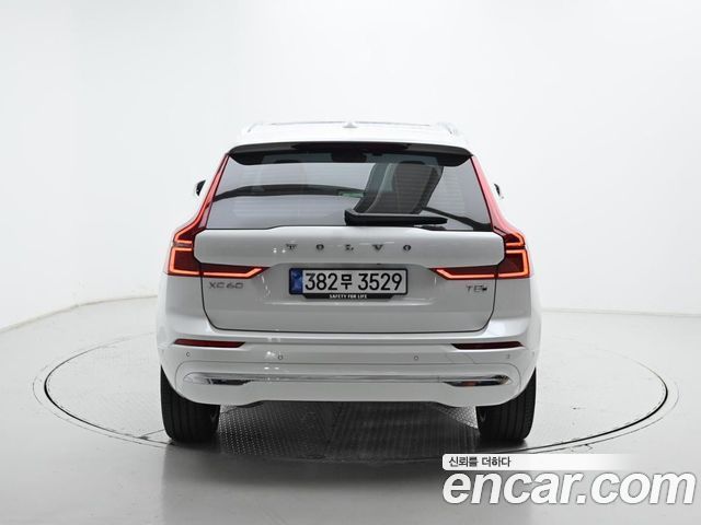 Volvo XC60 T8 Ultra Bright — пробег 6 085 км — фото 4 из 5
