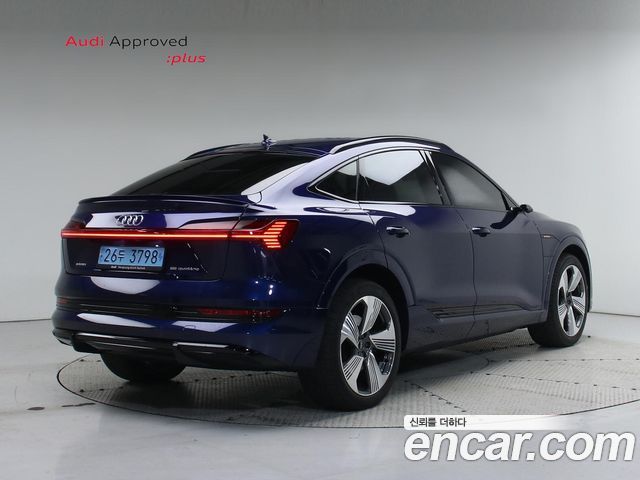 Audi e-tron 55 Quattro Sportback — пробег 31 100 км — фото 2 из 5